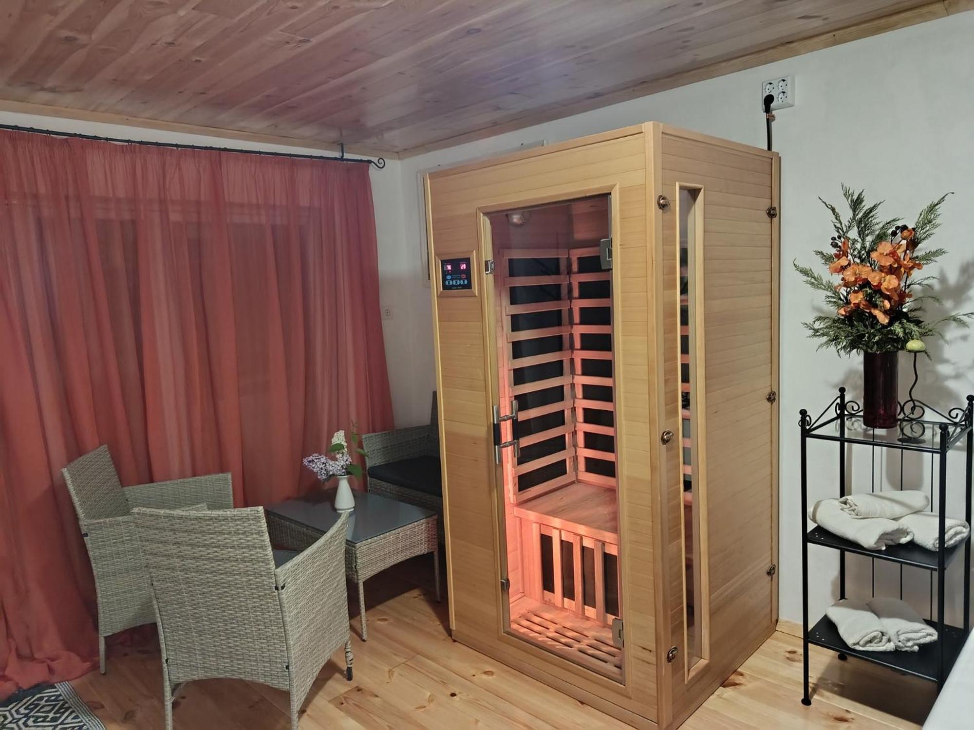 Erzsebet Vendeghaz Es Apartman Hajdúszoboszló Buitenkant foto