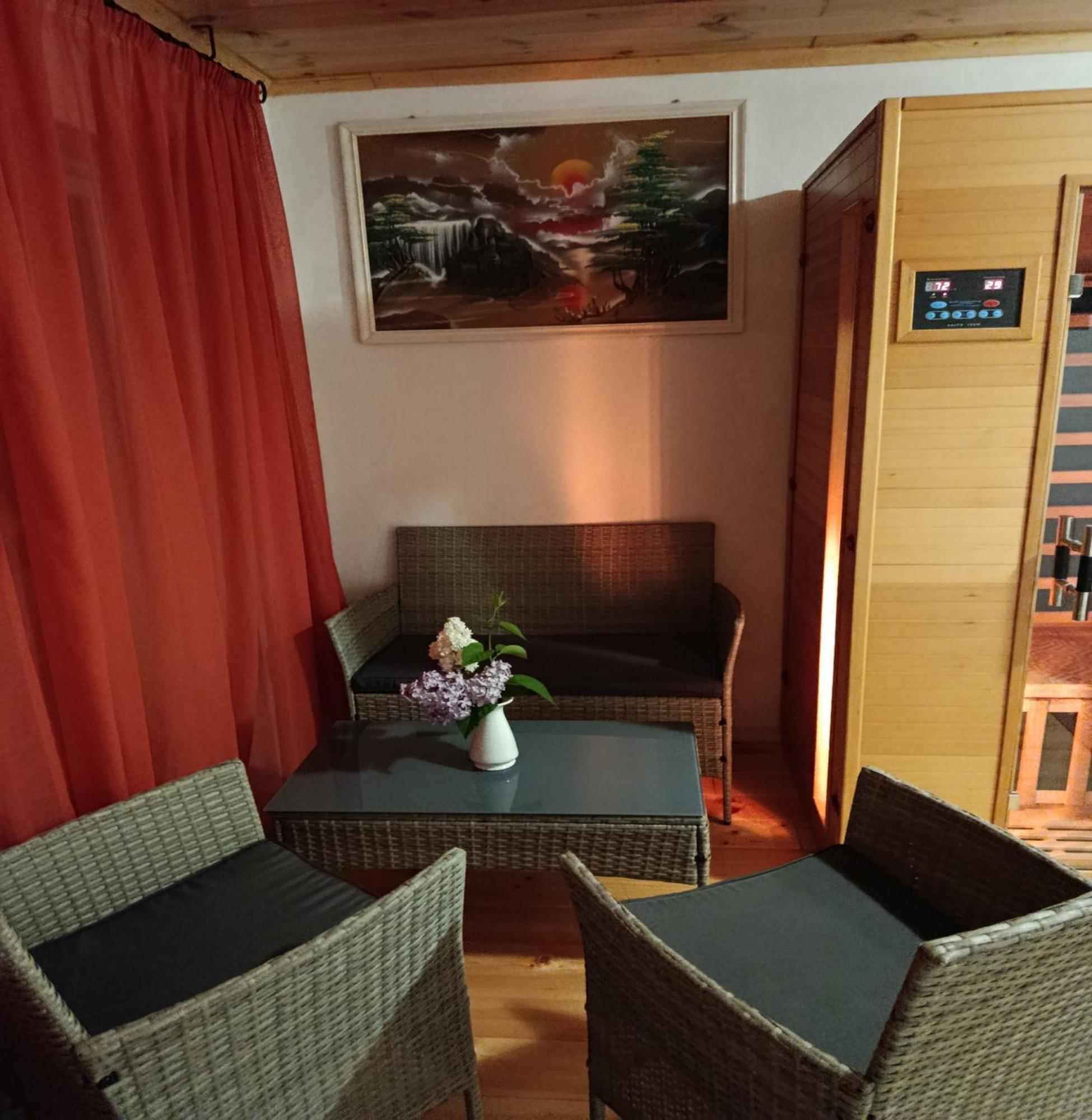 Erzsebet Vendeghaz Es Apartman Hajdúszoboszló Buitenkant foto